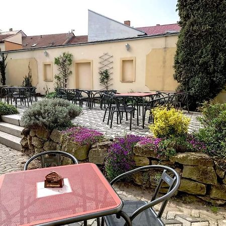 Hotel Alster Jevicko Exterior photo