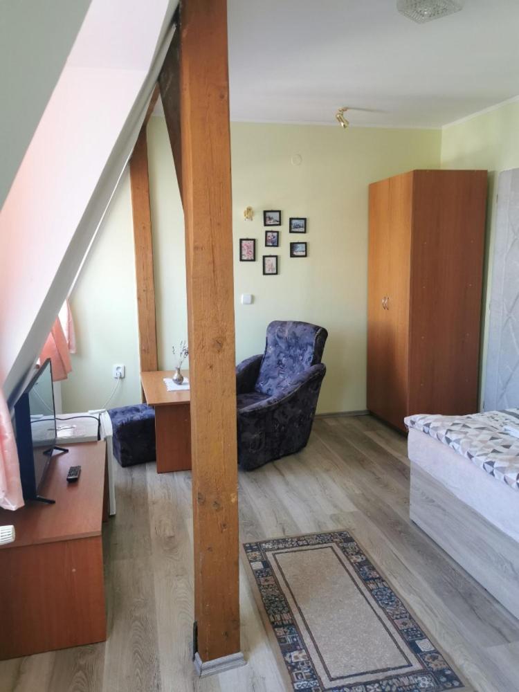Hotel Alster Jevicko Exterior photo