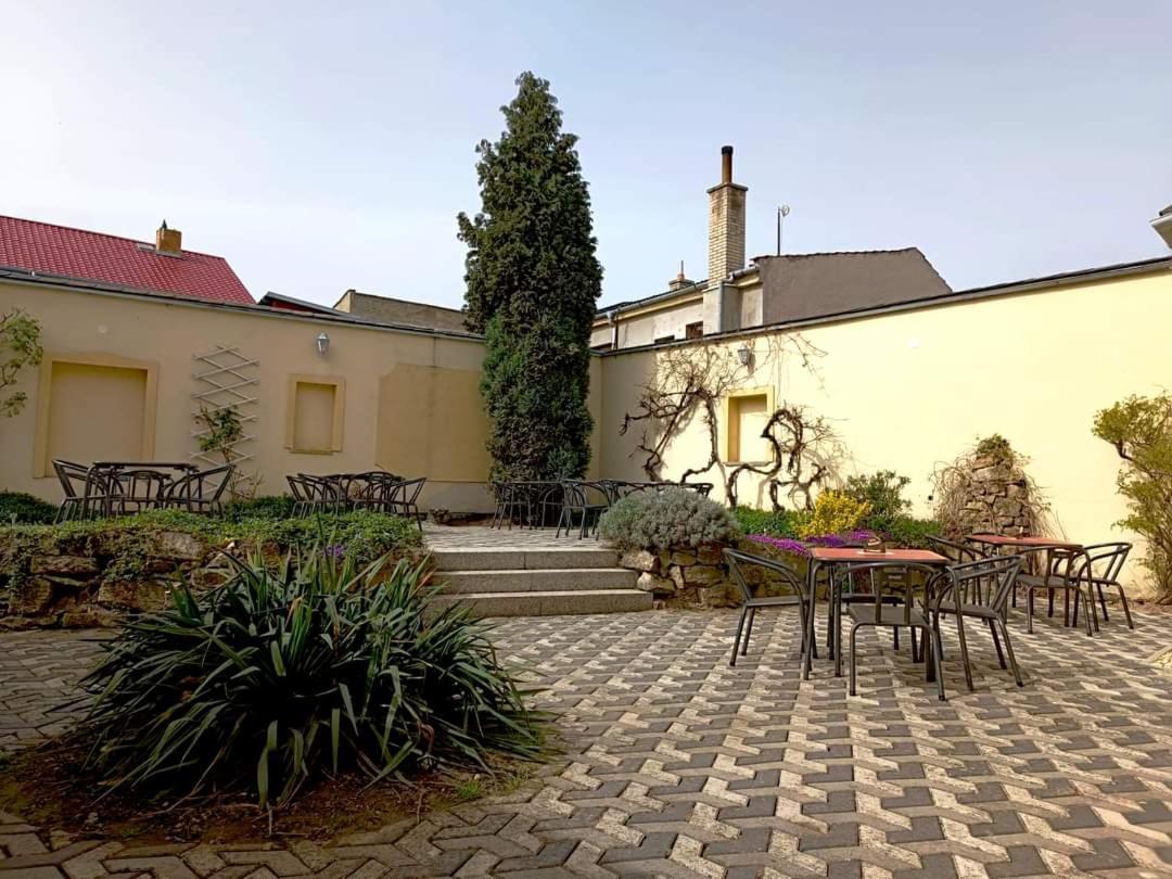 Hotel Alster Jevicko Exterior photo