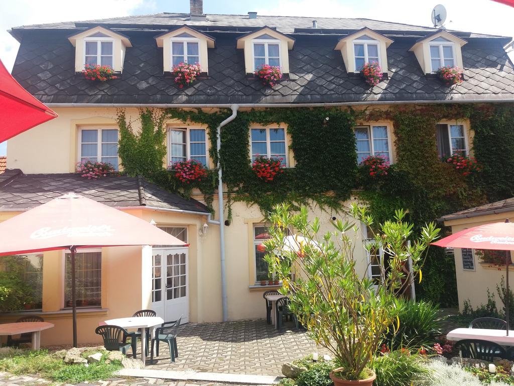 Hotel Alster Jevicko Exterior photo