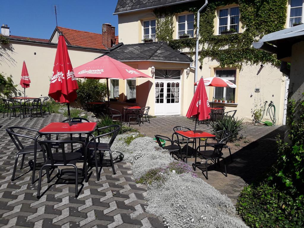 Hotel Alster Jevicko Exterior photo